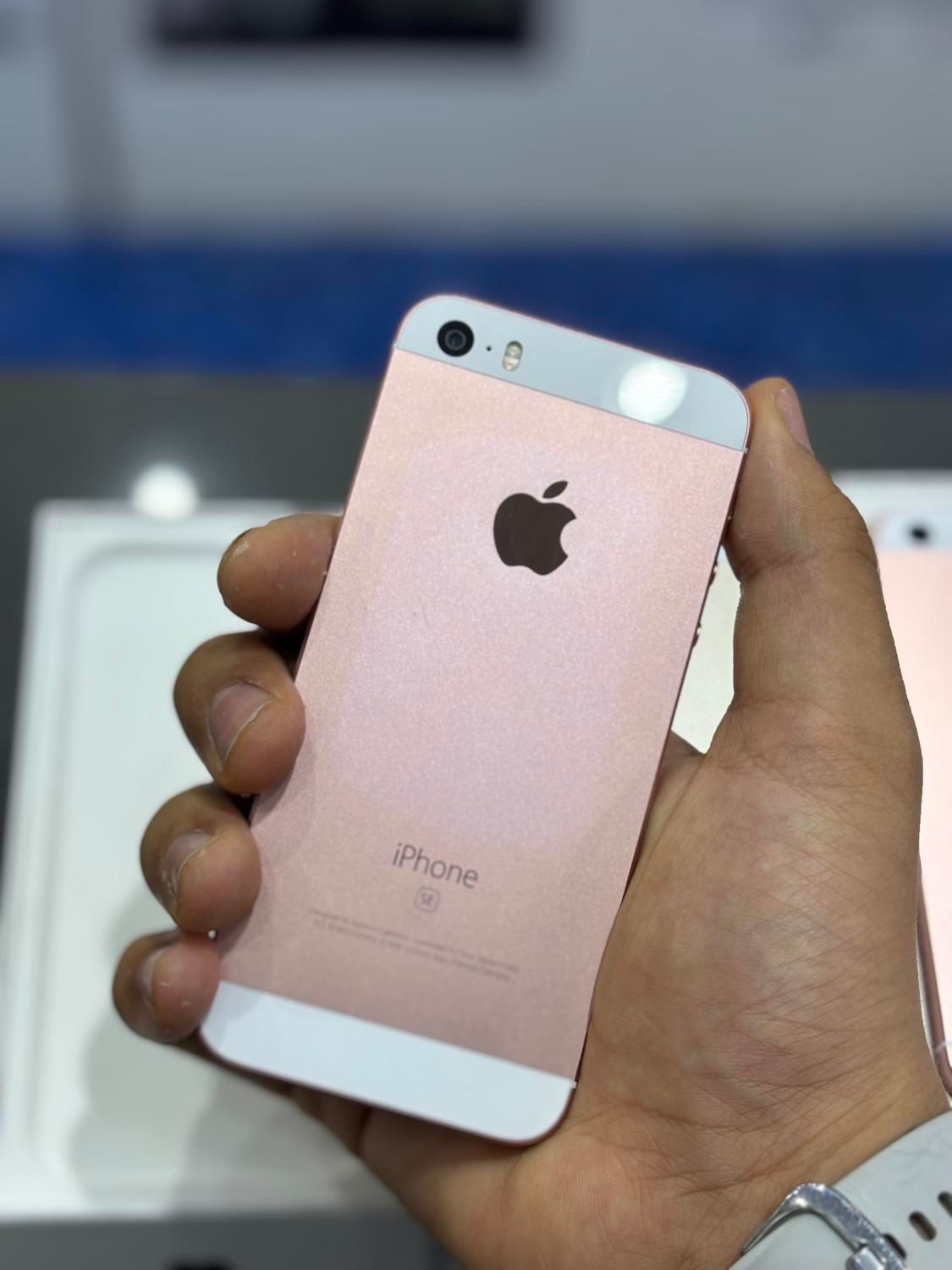 اپل iPhone SE حافظه ۶۴ گیگابایت